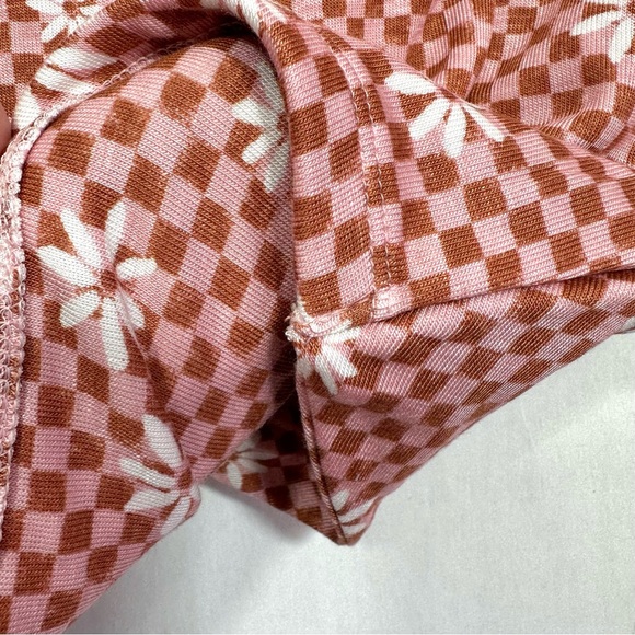 SO Women’s Juniors Brown White Daisy Check Print Short Sleeve Crop Twist Tee - Picture 5 of 7